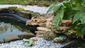 Bassin et cascade an pierre de meulière 2